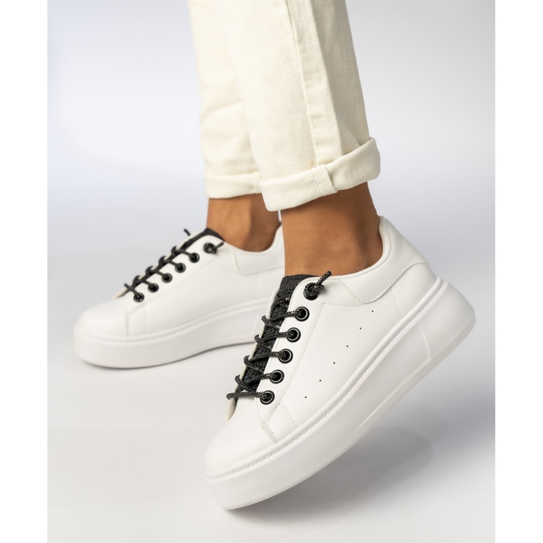 Women's white and white sports sneakers 1