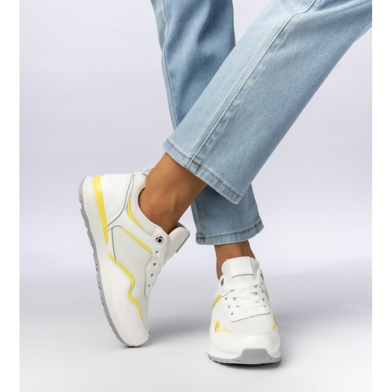 Women's white sports sneakers 1 Women's white sports sneakers 1