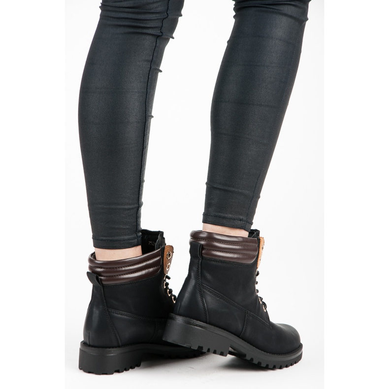 Super Mode Black workers 1