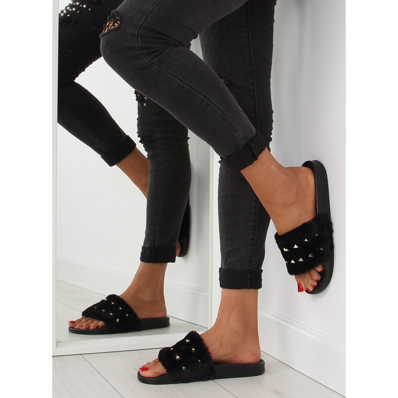Black slippers with fur and black studs 1