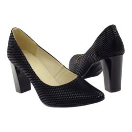 Black Pumps On A Bar 138 3