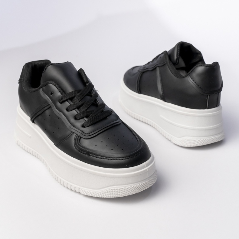 Women's black sports sneakers 1