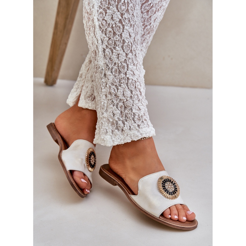 Lewski Shoes Leather flip flops with flat -heeled Lewski 3047/O -golden wiped 2 Lewski Shoes Leather flip flops with flat -heeled Lewski 3047/O -golden wiped 2