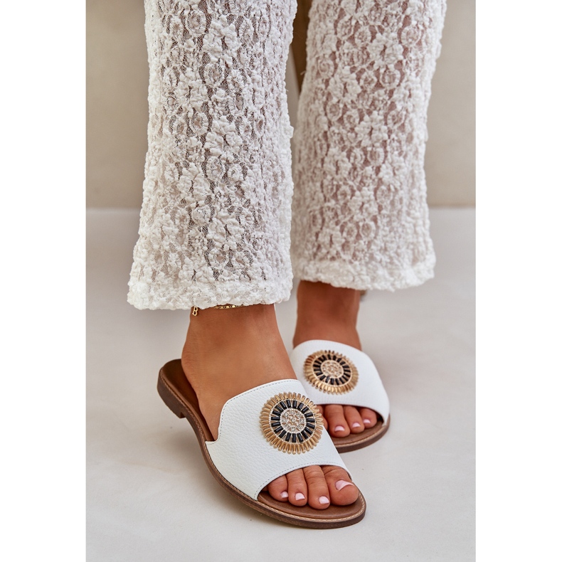 Lewski Shoes Leather flip flops with flat -heeled Lewski 3047/O decoration white 2 Lewski Shoes Leather flip flops with flat -heeled Lewski 3047/O decoration white 2