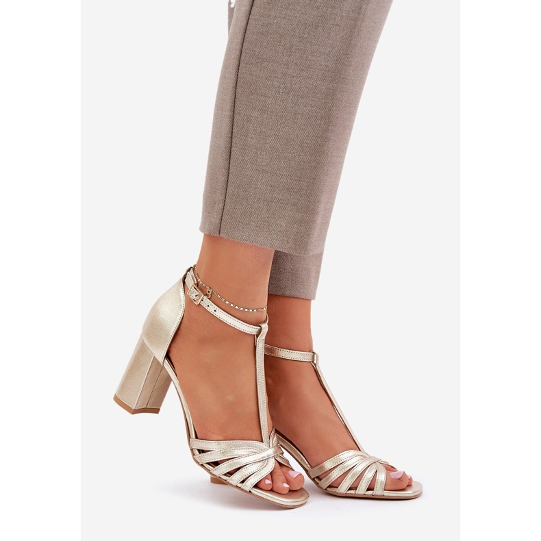 Natural leather sandals on the Laura Messi 2766 zloty post golden 1 Natural leather sandals on the Laura Messi 2766 zloty post golden 1