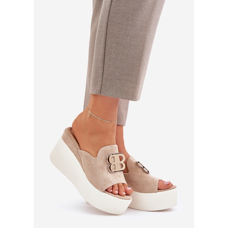 Slippers on the platform and wedges with beige ornament 1
