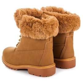 Queen Vivi Camel trappers with fur brown 1