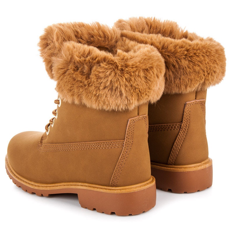 Queen Vivi Camel trappers with fur brown 1
