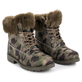 Queen Vivi Camo trappers with fur green 1