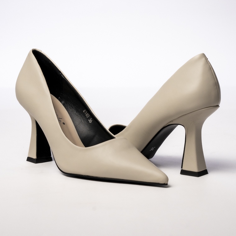 Women's Lorelle Beige pumps 2