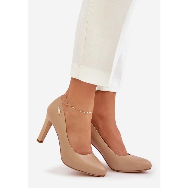 Women's pumps on the Sergio Leone Coffe Campbell post brown 1 Women's pumps on the Sergio Leone Coffe Campbell post brown 1