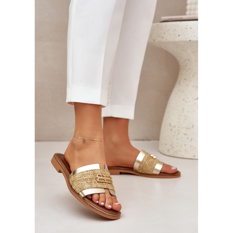 Leather flip flops with a decorative detail and a Zazoo 40426 zloty braid golden 2 Leather flip flops with a decorative detail and a Zazoo 40426 zloty braid golden 2