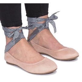 D/GMR Pink ballerinas with a Acro bow 1