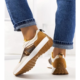 D/GMR Women's brown Isham sneakers beige 2