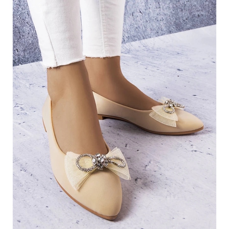 D/GMR Beige ballerinas with a bow and rhinestones from LaGarde 1