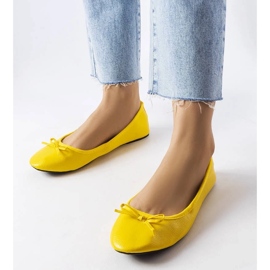 D/GMR Yellow ballerinas decorated with a Vaillancour bow 1