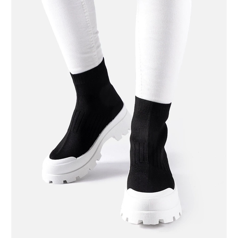 D/GMR Black sneakers with a flexible upper Varden 2