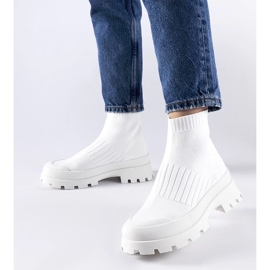 D/GMR White sneakers with a flexible upper Varden 1