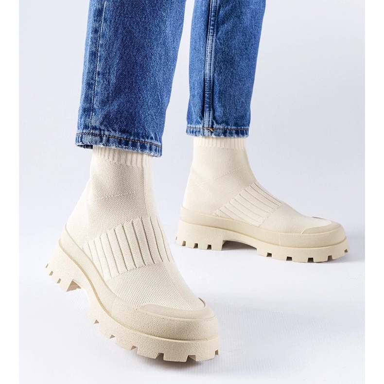 D/GMR Beige sneakers with a flexible upper Varden 1