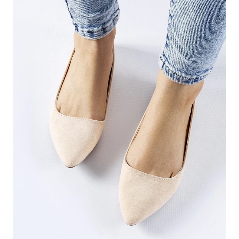 D/GMR Beige ballet flats with a pointed toe Riv 2