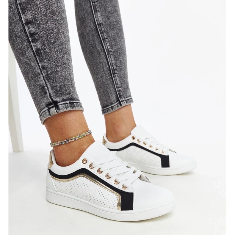 D/GMR White and black sneakers on the Amala platform 2