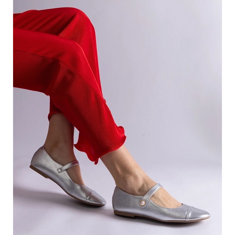 D/CEO Silver ballet flats with a patent toe, fastened with Velcro by Jaures 1