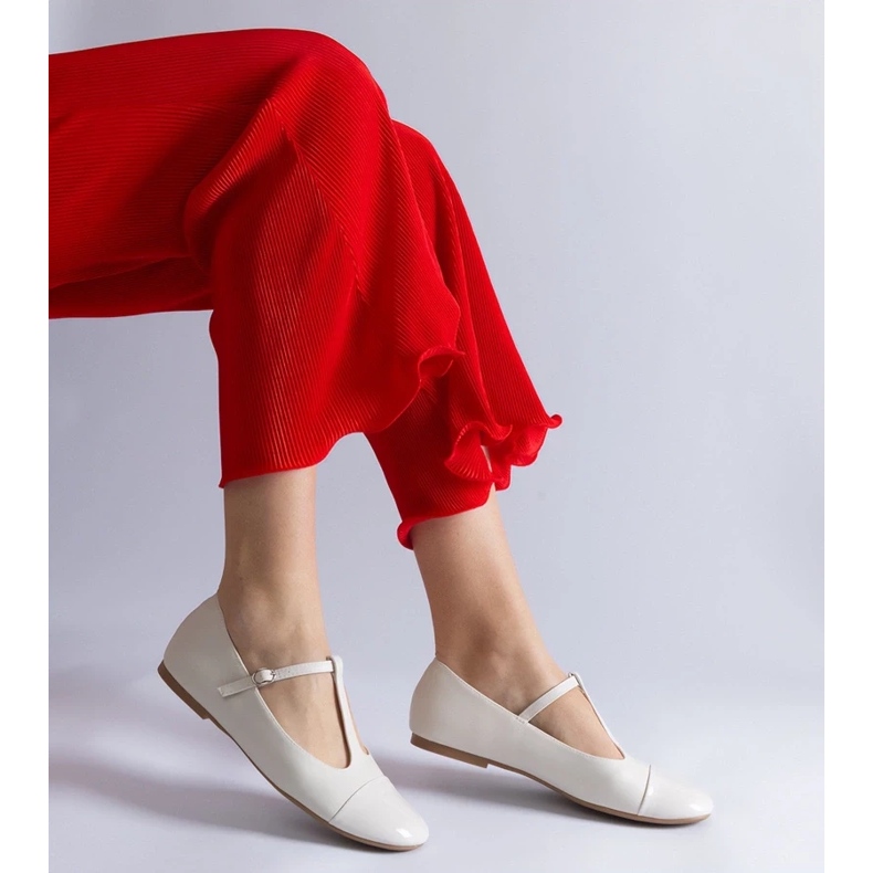 D/CEO White ballet flats with a patent toe, fastened with a Gloriana buckle 2