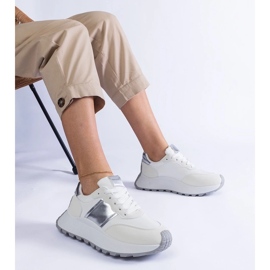 D/CEO White sneakers on the Cremor platform 1