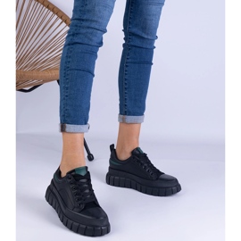 Black women's sneakers on a high platform 1