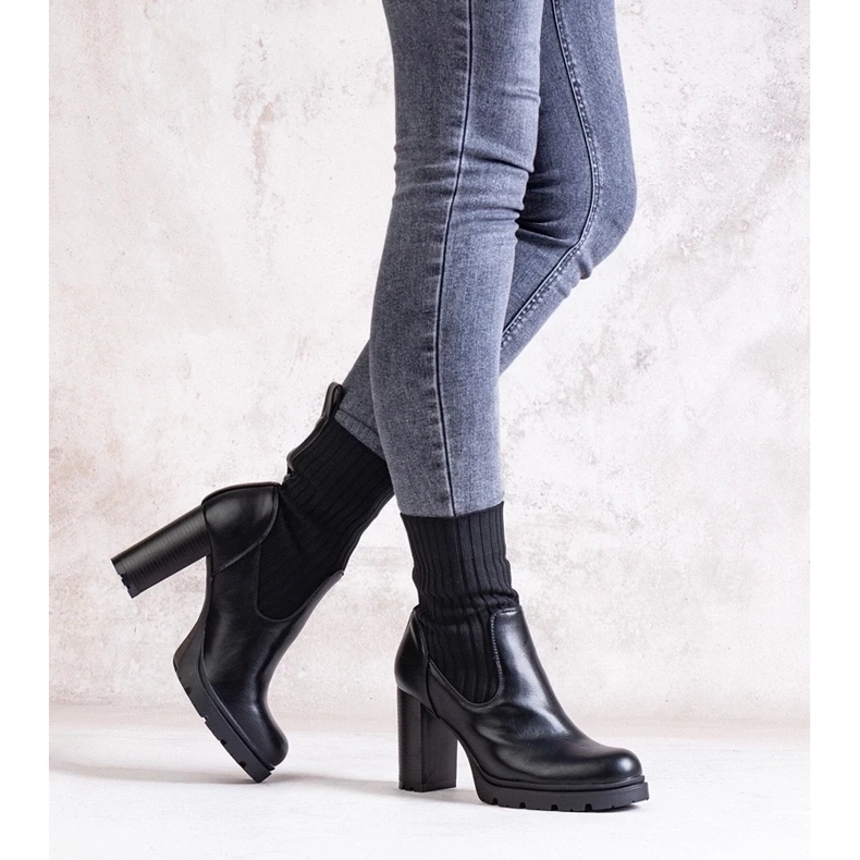 D/CEO Black ankle boots with a block heel made of Asera eco-leather 2