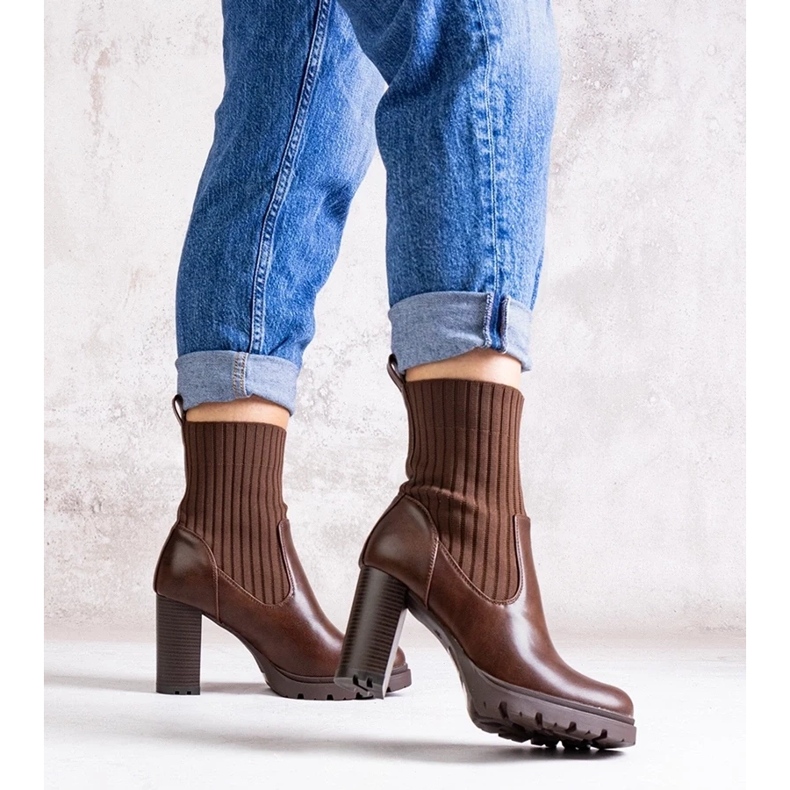 D/CEO Brown ankle boots with a block heel made of eco-leather Asera 1