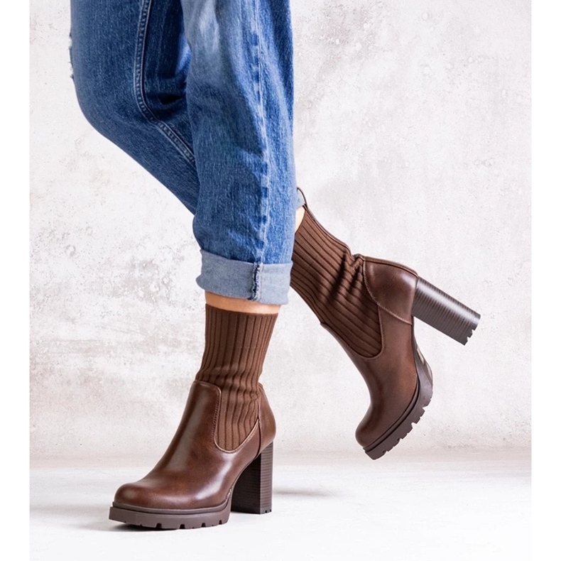 D/CEO Brown ankle boots with a block heel made of eco-leather Asera 2