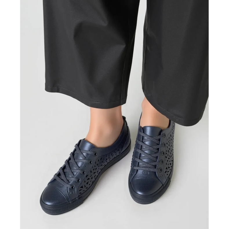 Women's Belvio Blue Sneakers 2