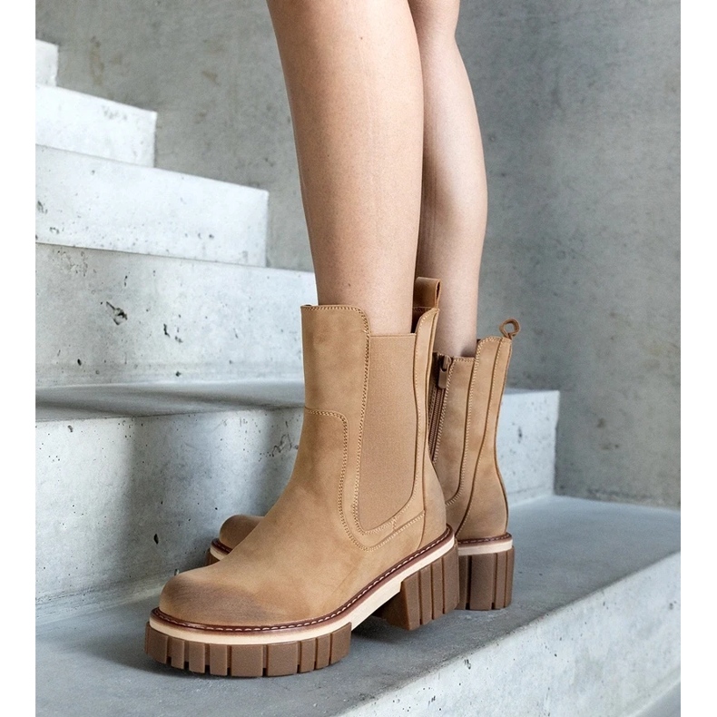 D/CEO Beige massive platform boots with abrasions from Sholla 2