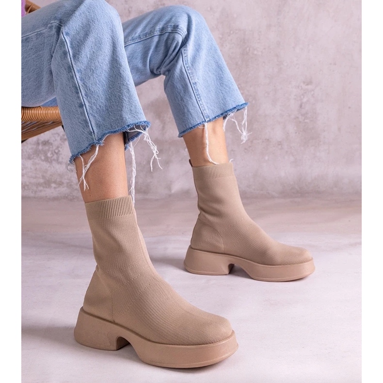 D/CEO Beige ankle boots with a flexible Evel upper 2