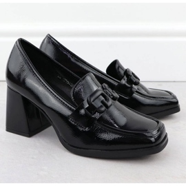 Shoes on the Potocki SZ12553 post with a black decoration 2