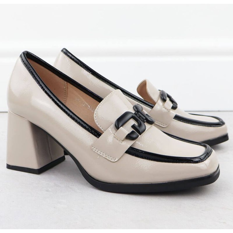 Painted shoes Potocki Sz12553 with an ornament beige 2 Painted shoes Potocki Sz12553 with an ornament beige 2