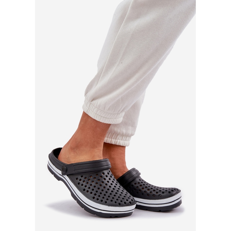 Light foam women's black flip flops 1