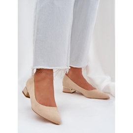Low -heeled pumps and pointed toes beige 2