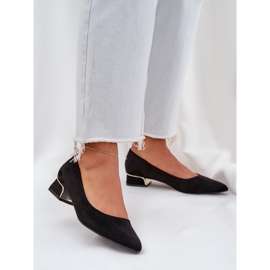 Pumps with low heels and pointed toes black 2