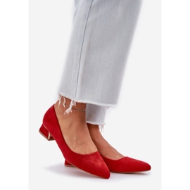 Pumps with low heels and pointed toes red 1