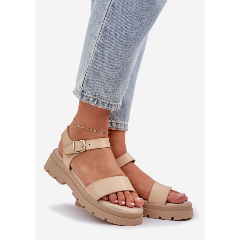 Women's sandals on the platform beige 1