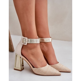 Sandals on the post with pointed toes gold golden 2