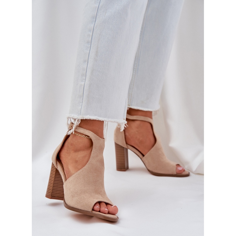 Sandals on the eco suede post beige 2