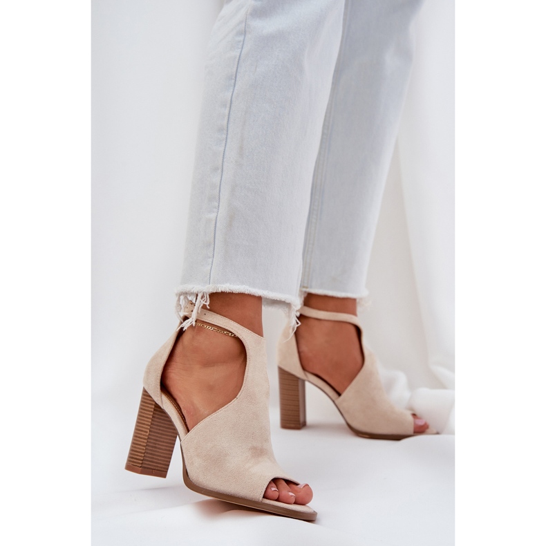 Sandals on the Eco suede pillar light beige 2