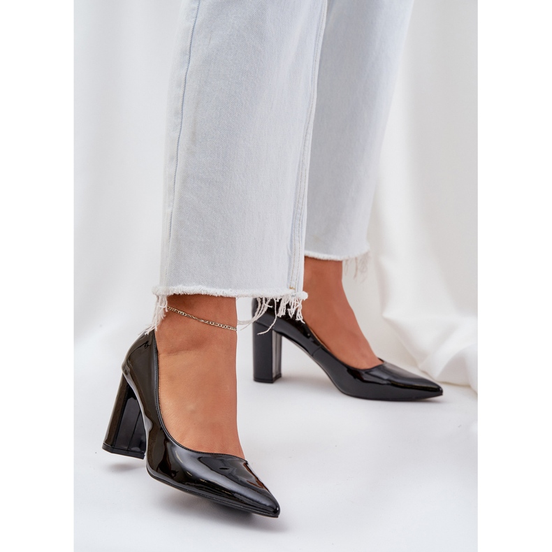 Painted pumps on the bar heels black 2