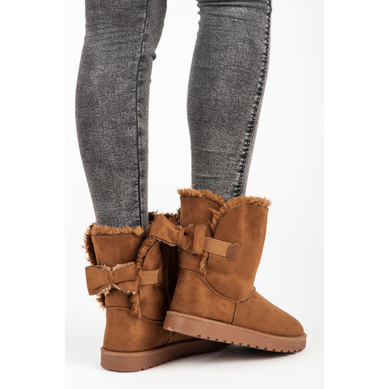 Suede mukluki with a bow brown 2