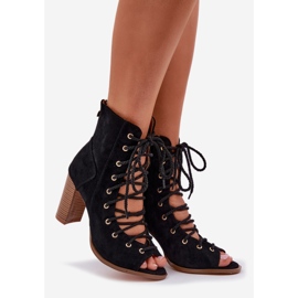 Sandals on the post with the upper and black lacing 1