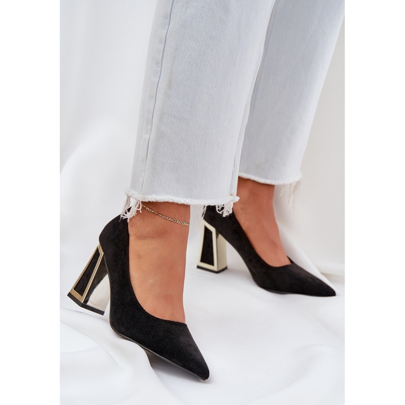 Elegant pumps on the pointer black noses 2