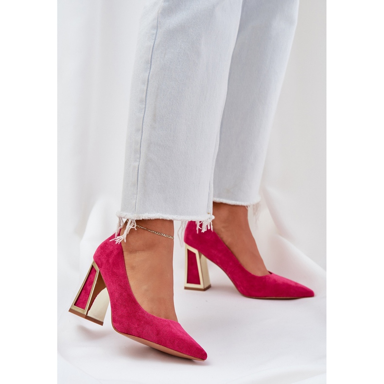 Elegant pumps on the pointer piston. pink 2